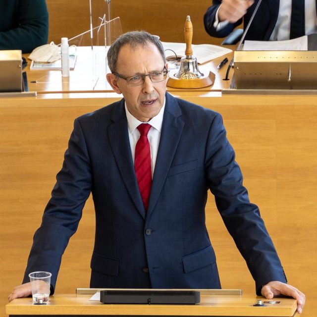 Corona-Maßnahmen: Sächsische Verfassungsrichter sollten sich am Sachverständigenrat orientieren