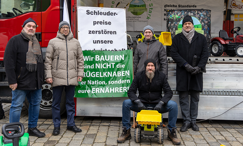 AfD bei Bauern-Demo: Import von Billigfleisch stoppen!